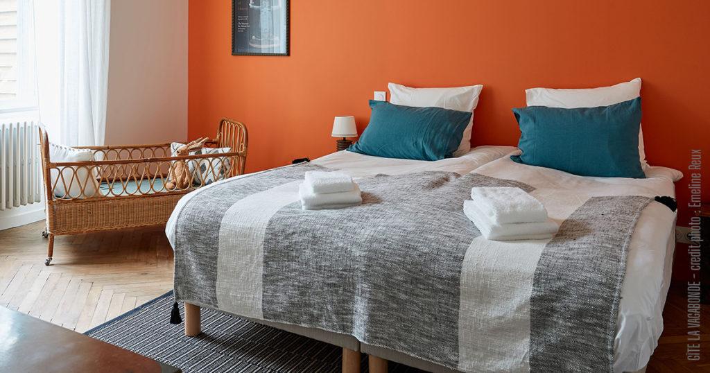 Chambre colorée et cozy de la Vagabonde à Étel