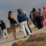jeu de cohésion sur une plage du Morbihan