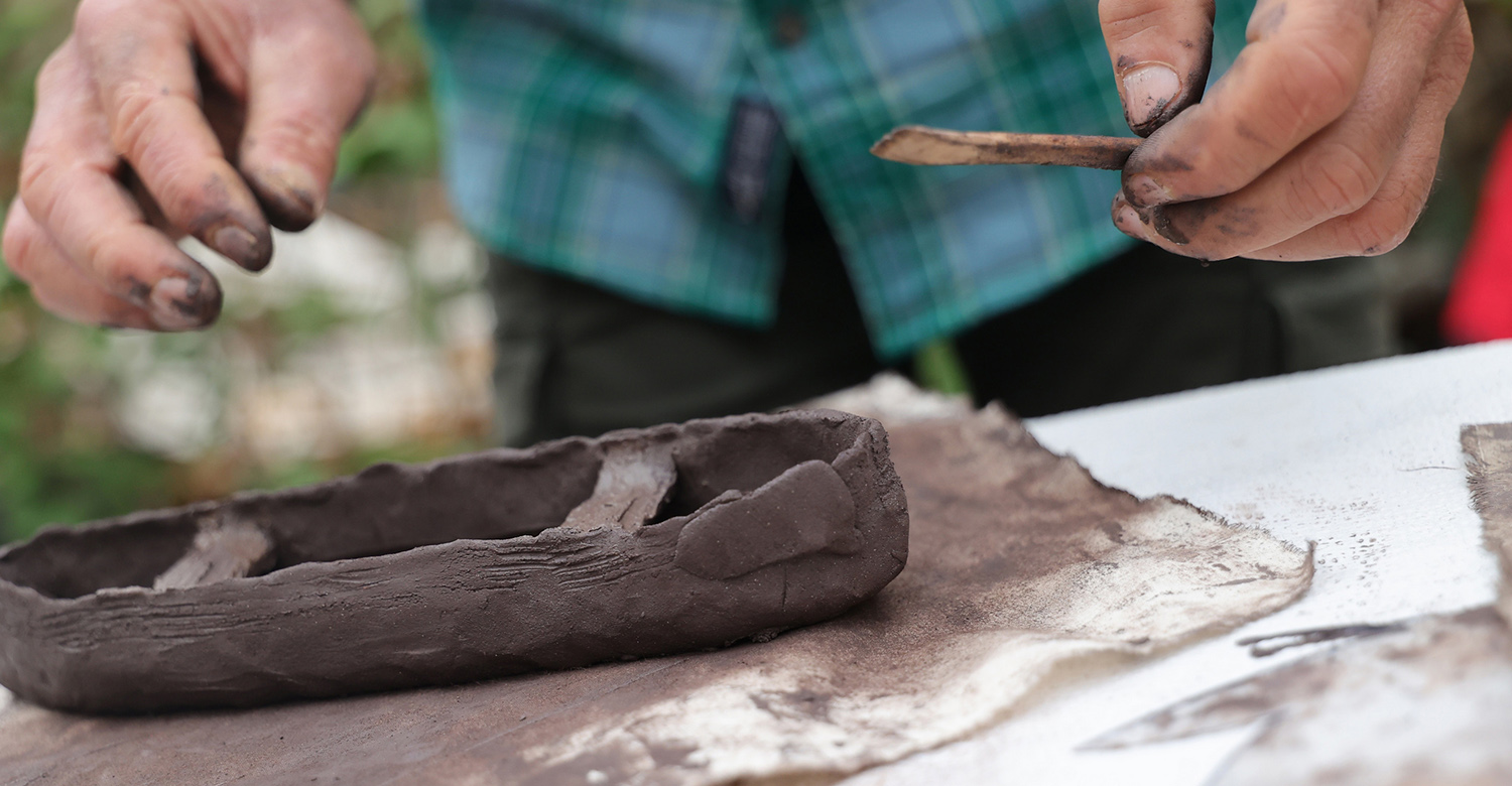 activité manuelle de modelage céramique